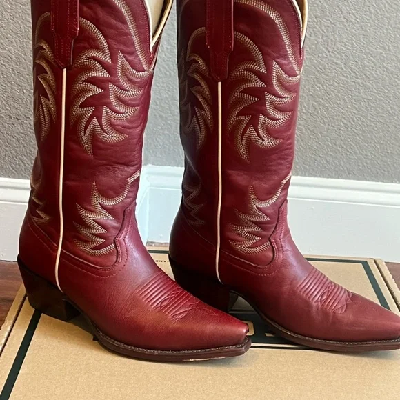 Tecovas Annies -Scarlet Red Western Boots 7B. - Picture 8 of 10